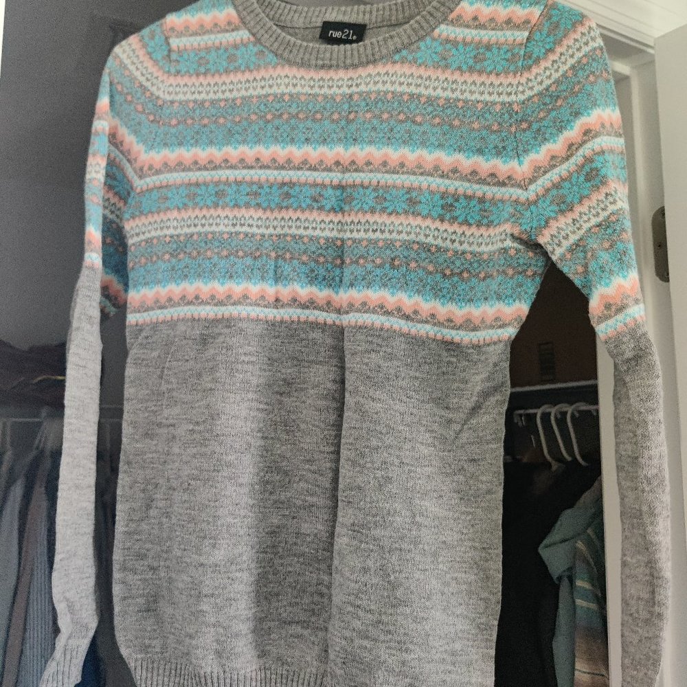 Rue 21 juniors sweater